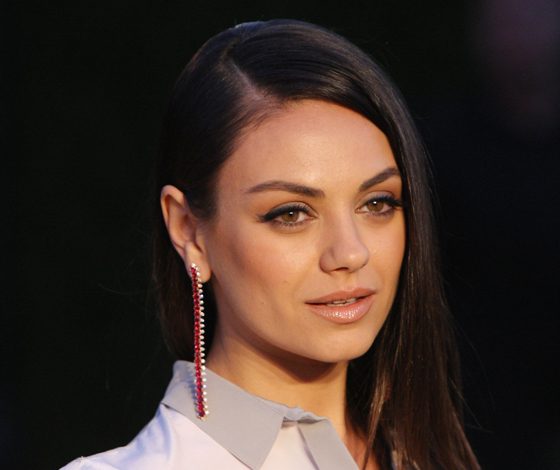 Кристен Белл и Мила Кунис помолились за Канье Уэста