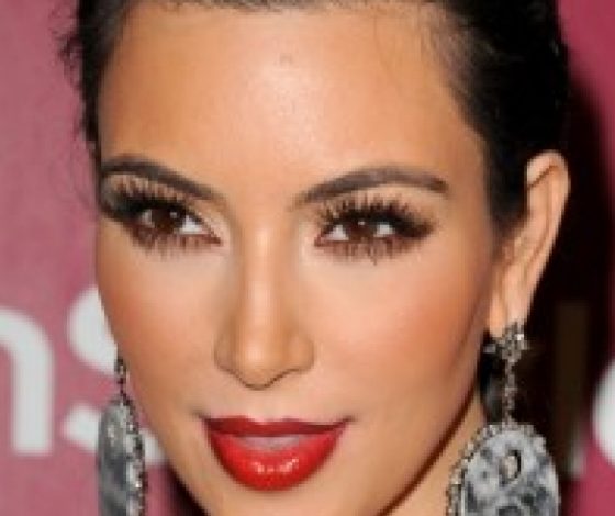 Визажист рассказал секреты макияжа Ким Кардашьян