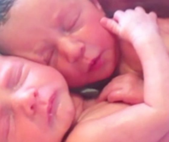 Трогательный ролик о новорожденных близнецах