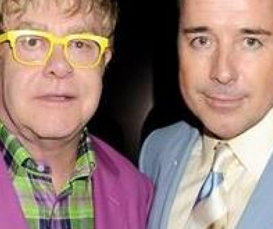 Элтон Джон узаконит отношения с гражданским мужем