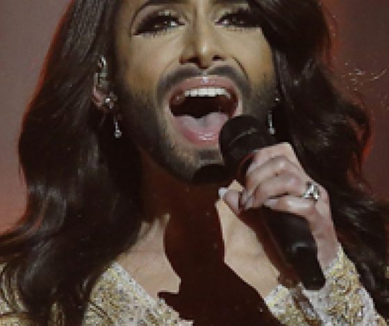 Кончита Вурст снялась топлес для  Rolling Stone