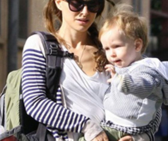 Новые фото подросшего сына Натали Портман