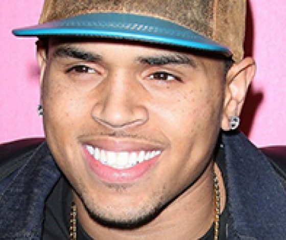 Крис Браун сделал сумасшедшую прическу