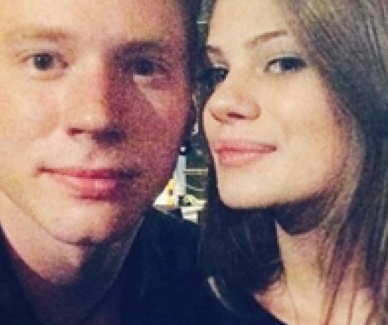 Как Никита Пресняков поздравил свою девушку с выпускным