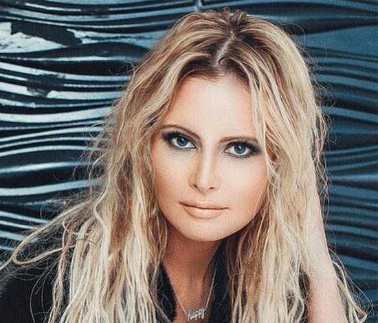 Дана Борисова показала откровенные фото в бикини