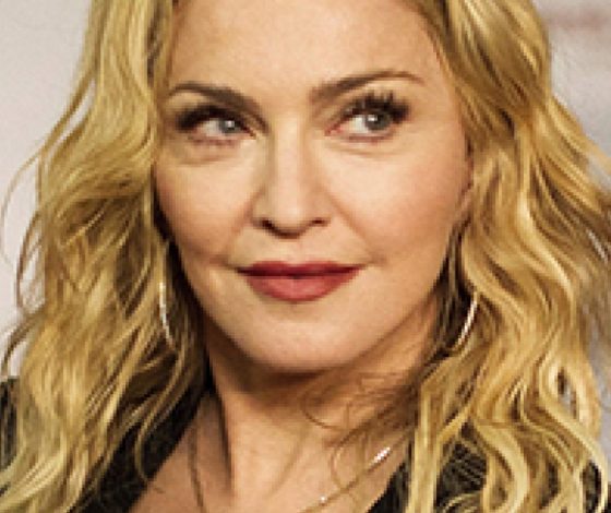 Мадонна шокировала новым цветом волос