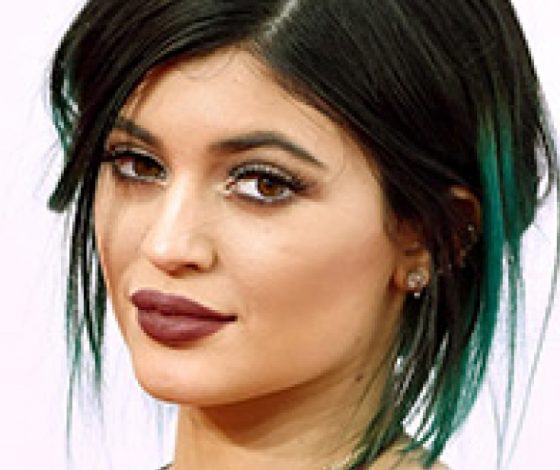 Сестра Ким Кардашьян увеличила себе грудь