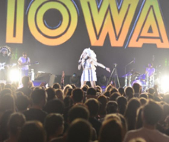 Фотоотчет с концерта IOWA в Crocus City Hall