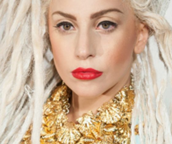 Сестра Леди Гага затмила певицу своим стилем