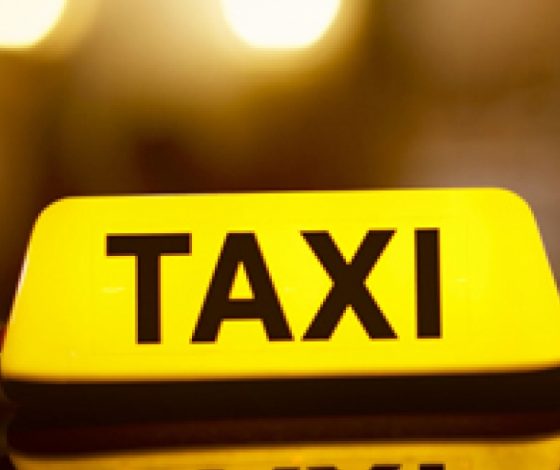 Таксист разыграл двух девушек самым ужасным образом