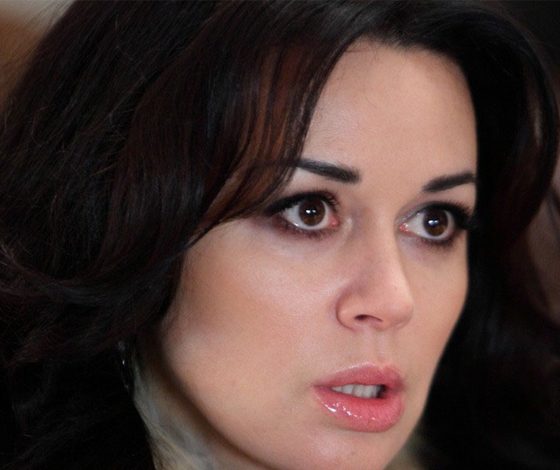 Анастасия Заворотнюк прокомментировала развод с мужем