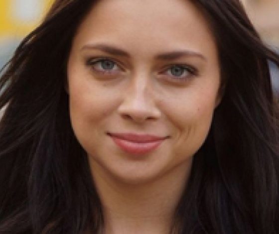 Настасья Самбурская дает советы через Instagram