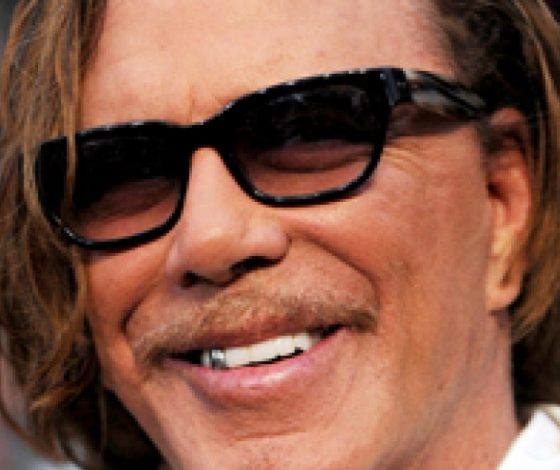 Микки Рурк продолжает шокировать своим внешним видом