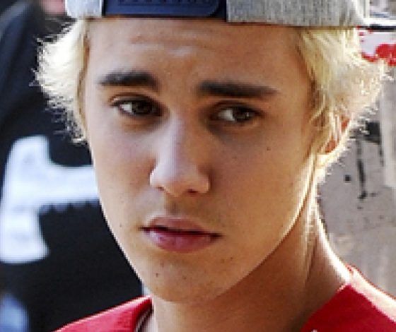 Как Джастин Бибер делает селфи