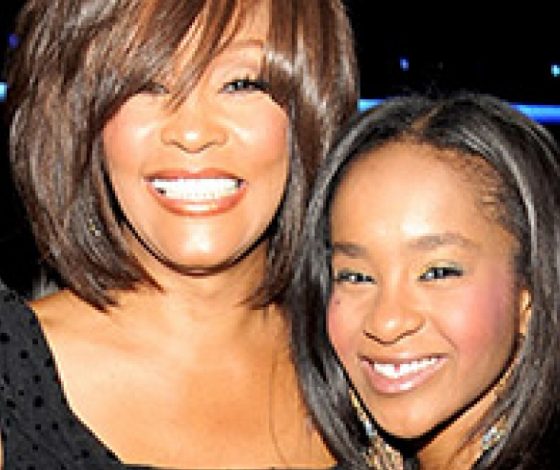 Дочь Уитни Хьюстон и Бобби Брауна вышла из комы