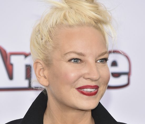 Сия представила новую песню из будущего альбома