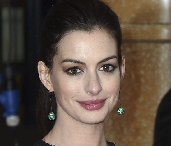 Новые фото беременной Энн Хэтэуэй