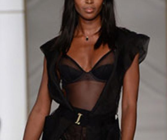 Наоми Кэмпбелл разделась для рекламной кампании La Perla