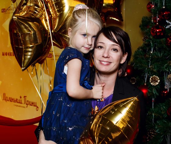 Чулпан Хаматова с дочкой и другие на премьере «Маленького принца»