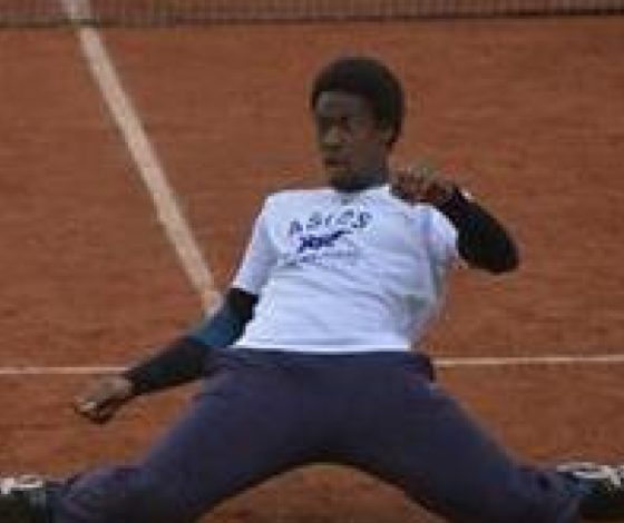 Теннисисты устроили баттл на теннисном корте