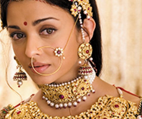 Топ-50 звезд с пирсингом