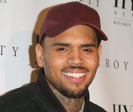 Крис Браун пытается вернуть девушку при помощи видео