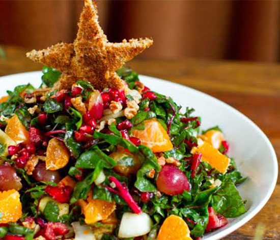 Необычные салаты, которые украсят твой новогодний стол