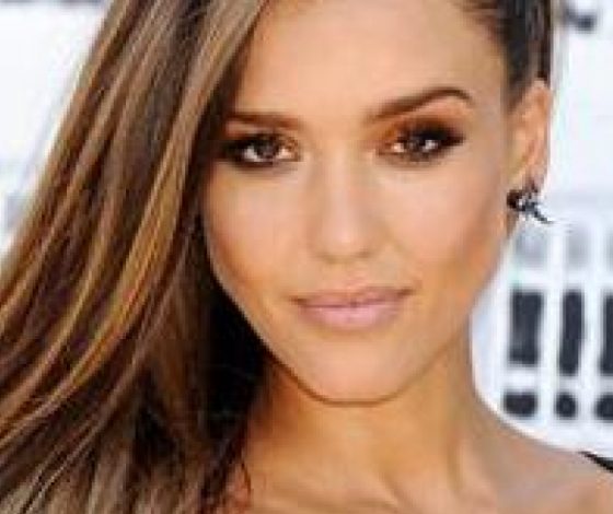 Джессику Альба обвинили в воровсте