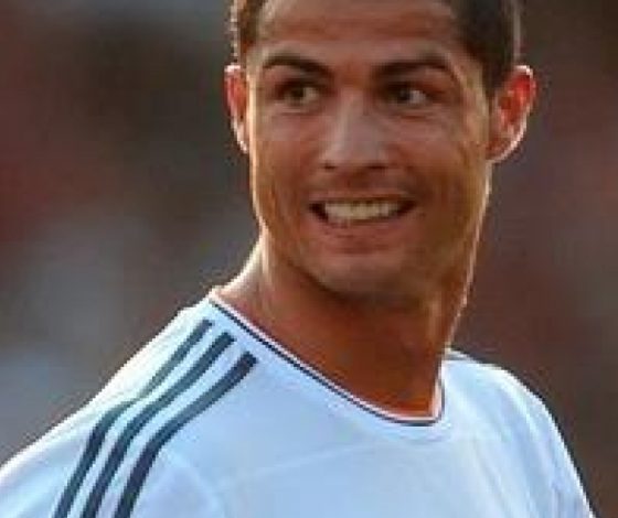 Криштиану Роналду установили памятник