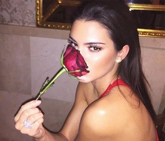 Как звезды провели День святого Валентина