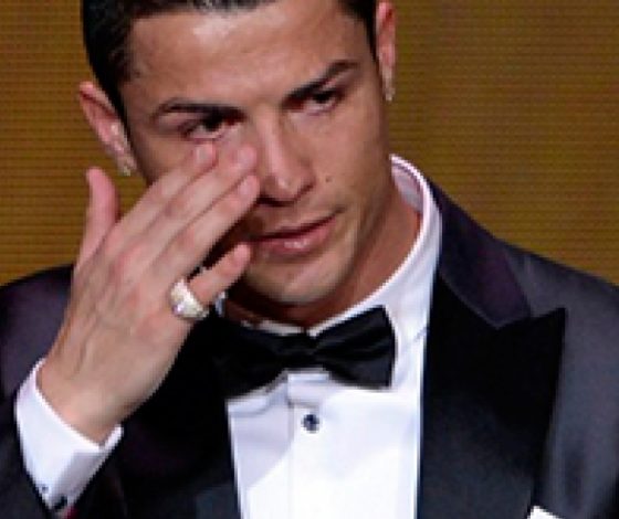 Криштиану Роналду разбил нос фанату