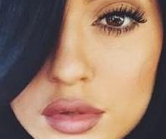 Сестра Ким Кардашьян увеличила попу