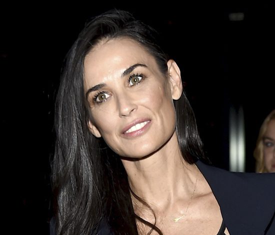 Деми Мур шикарно выглядит на съемочной площадке нового фильма