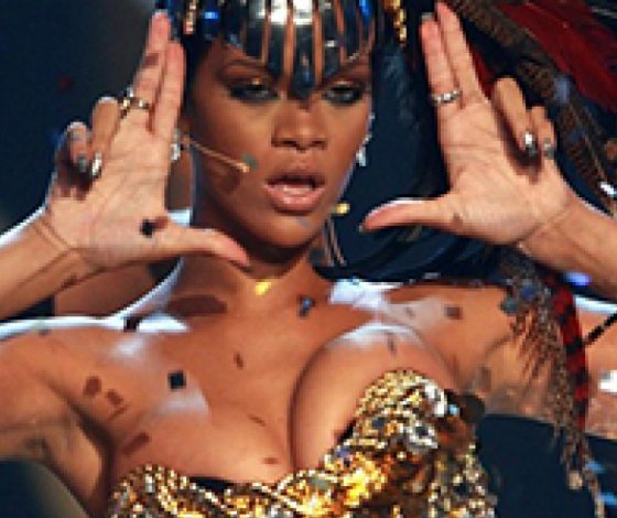 Топ-15 лучших выступлений Рианны