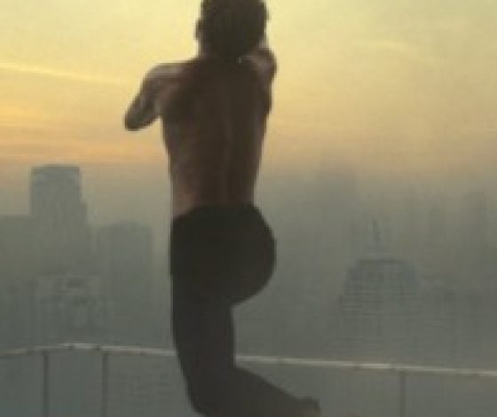 Первый поцелуй - как прыжок с небоскреба