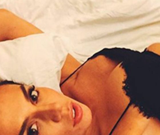 Топ-50 звездных селфи в постели