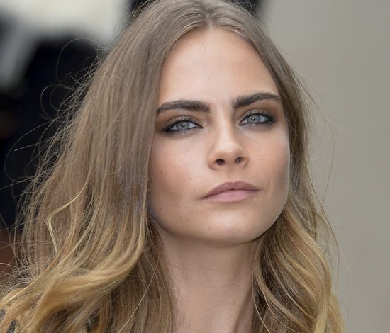 Кара Делевинь вернулась в модельный бизнес