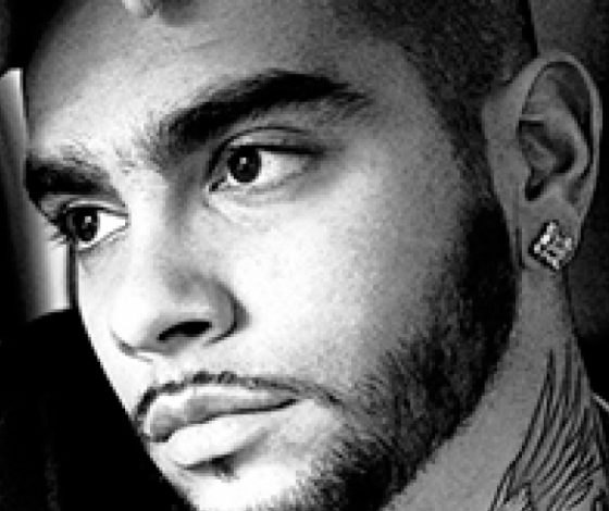 Мужчины выбирают серьги