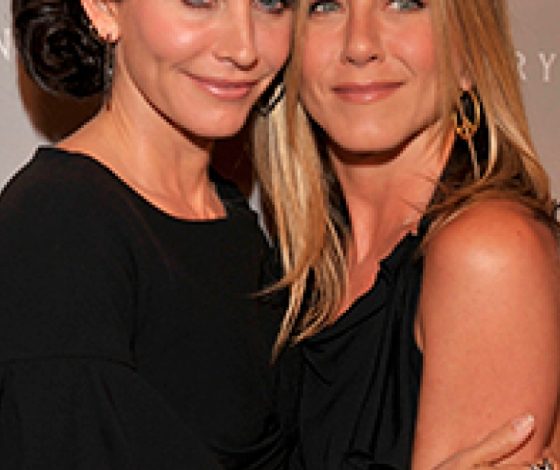 Топ-50 звездных объятий