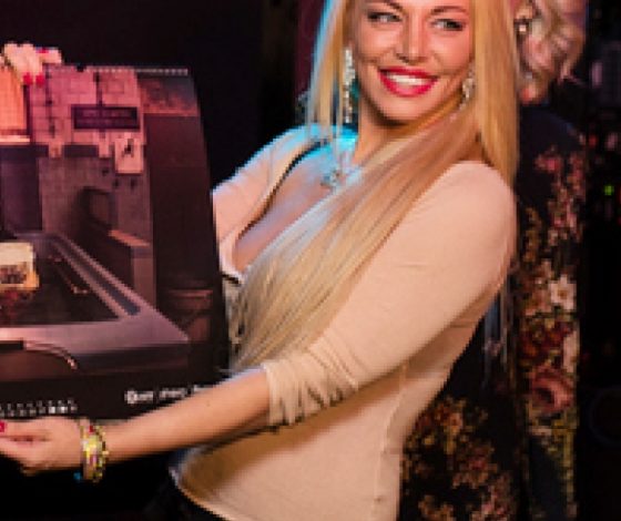 Саша Project впервые вышла в свет после неудачной пластики