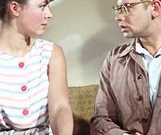 Герои советского кино исполняют песню Земфиры «Хочешь»