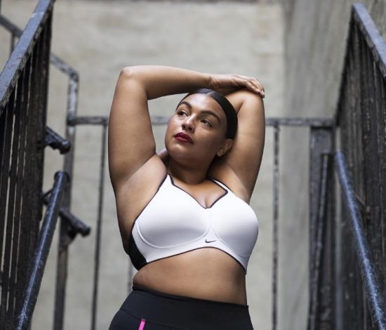 Модель 50-го размера стала лицом Nike