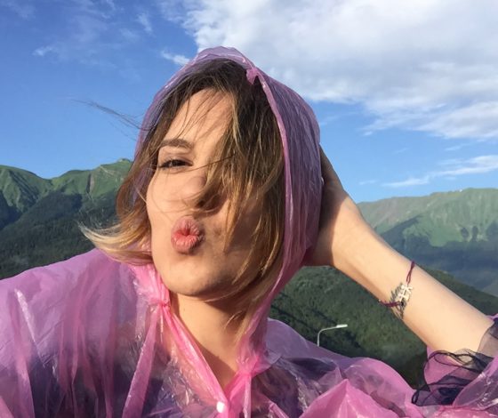 Светская тусовка в дождевиках? И такое бывает!