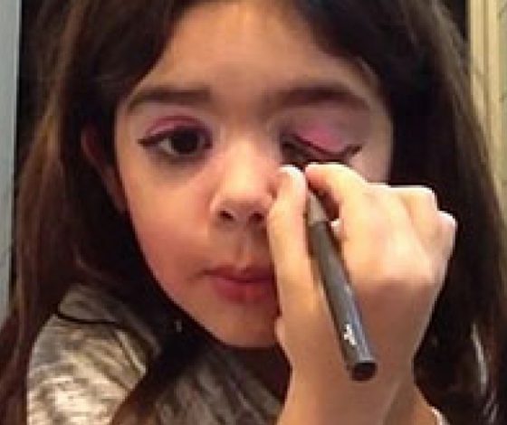 Уроки макияжа от пятилетней девочки