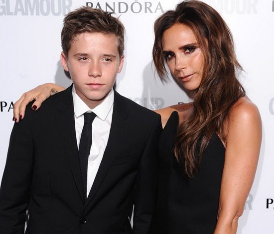 Виктория Бекхэм установила правила сыну Бруклину на девушек