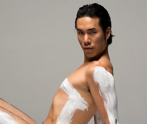 Вау! Парни воссоздают известные женские фотосессии