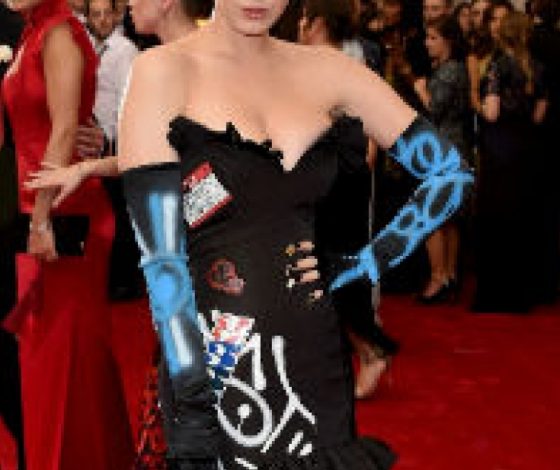 Самые шокирующие и запоминающиеся  выходы звезд Met Gala 2015