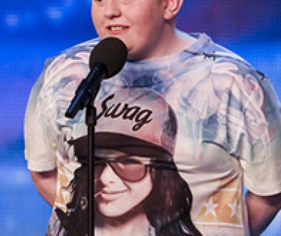 Парень поразил судей зажигательным танцем