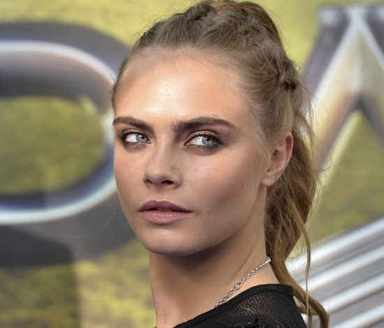 Кара Делевинь познакомила свою возлюбленную с родными