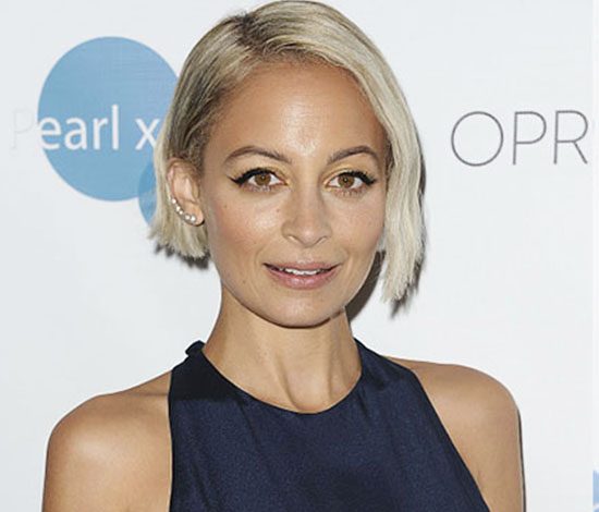 Николь Ричи отстригла челку